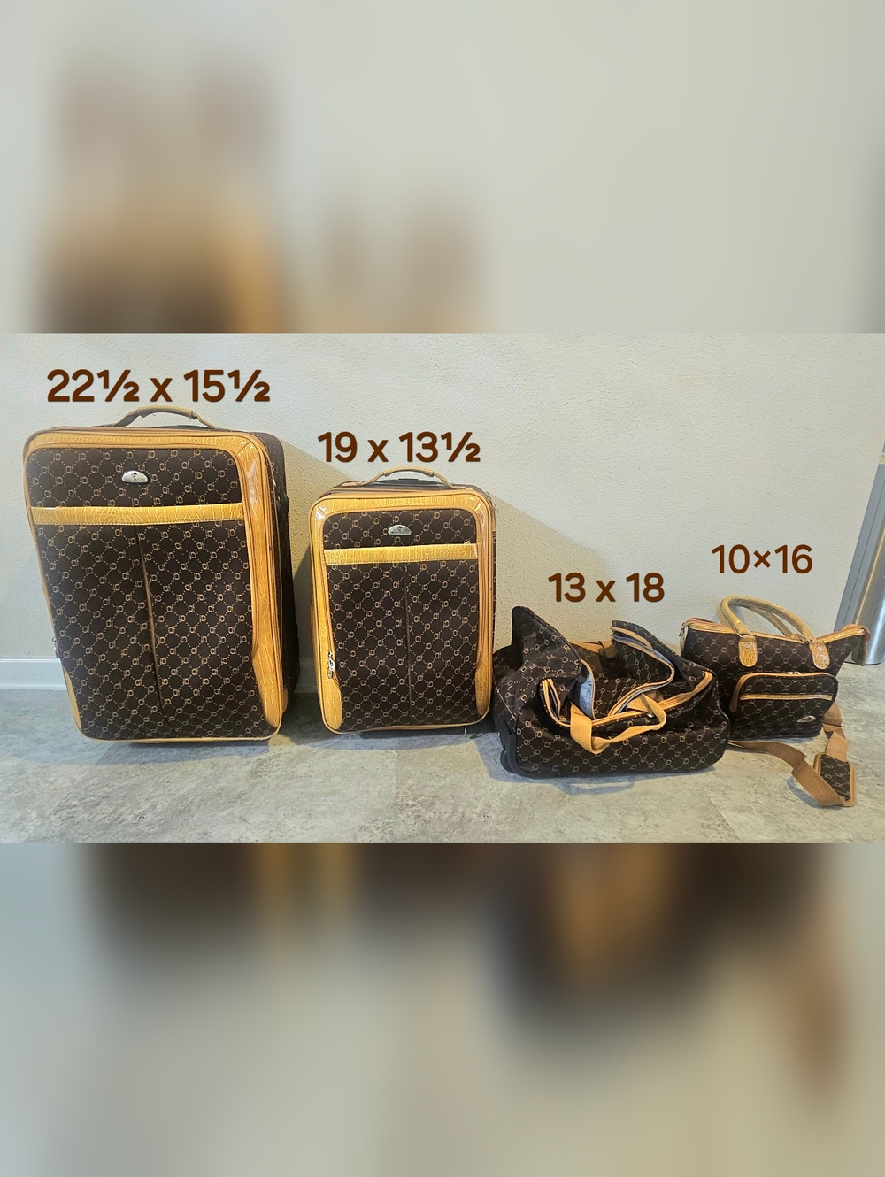 American Flyer Rolling Suitcase Set